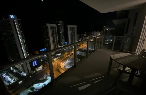 Hollywood South Central Beach Condo | 5 🏙AMENITIES + LUXURY CONDO IN THE SKY