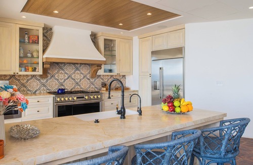 Palmilla Villa | 5-Bd Villas Del Mar, Steps from the Beach — Chef, Butler & Yacht Incl.