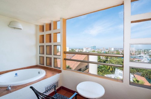 Marina Vallarta Hotel | A Little Slice of Paradise – Cozy Studio in Puerto Vallarta