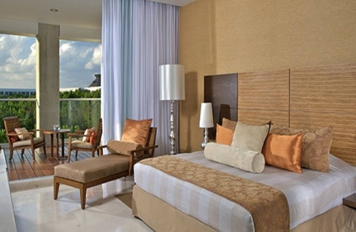 Centro House | A Luxury Paradise with Fantastic Entertainment
