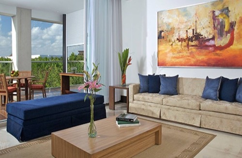 Centro House | A Luxury Paradise with Fantastic Entertainment