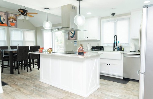 Franklin Plantation House | A quiet neighborhood. 4 bedrooms and 2 full bathrooms. Near shops, dining, UMass