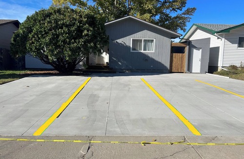 Saskatoon House | A spacious mainfloor suite in a great location