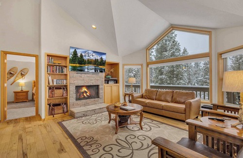 Sunriver House | AC, pet friendly, inside Sunriver, EV charger