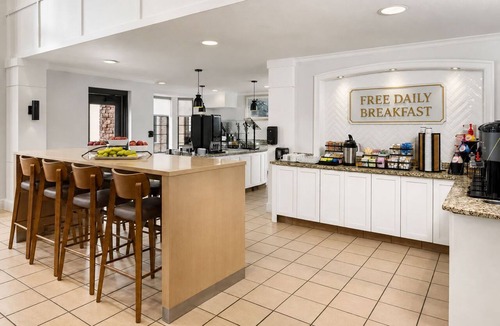 West Bloomington Apartment | Accessible Queen Studio | Hot Breakfast & Hot Tub