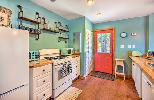 Midway Cottage | Airbnd Looses, VRBO Wins! Discount if booked on VRBO!