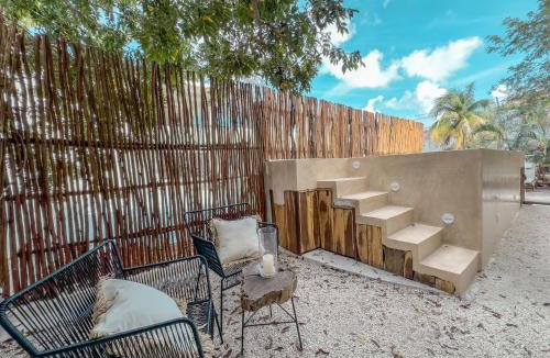 Tohoku Apartment | amazing suite looking at the pool with jacuzzi excellent location