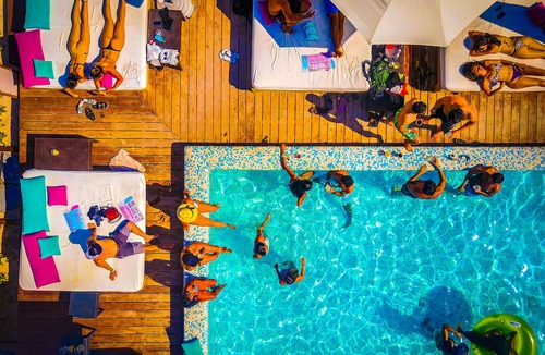 Luis Donaldo Colosio House | Amorous Escape I 500m Award-Winning Beach I Memory Foam Bed I Pool Patio Perks