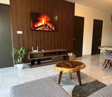 Jimenez Apartment | Apartamento con acceso directo al río