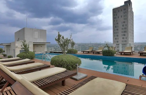 Los Alpes Apartment | Apartment- 30 Min from Formula 1