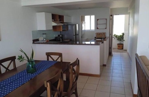 Cerritos Apartment | Ave de mar