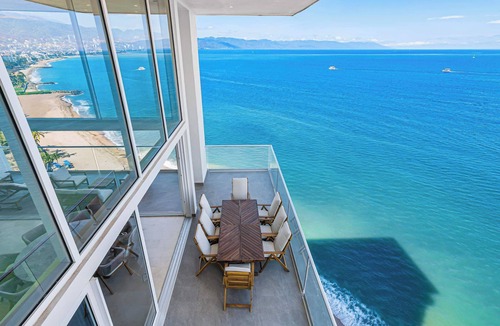 Las Glorias Apartment | Beachfront Luxury 4BR Penthouse with Incredible Ocean Views