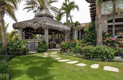 San Jose del Cabo Villa | Beachfront Palmilla Estate with Heated Infinity Pool