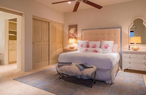 Palmilla Villa | Beautiful 3 Bd Villa with Staff and Steps from the Beach in Del Mar Palmilla