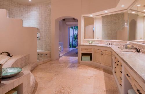 Palmilla Villa | Beautiful 3 Bd Villa with Staff and Steps from the Beach in Del Mar Palmilla