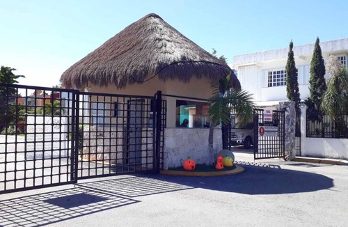 Villa Juarez House | Beautiful 3 bedrooms House, close to Xcalacoco beach in Playa del Carmen.
