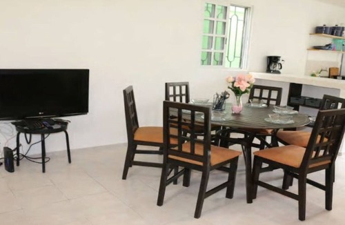 Downtown Cancun House | Beautiful Paty petite House.