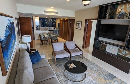 El Tezal Resort | Beautiful resort in Cabo San Lucas with spa, gym, lazy river, infinity pool