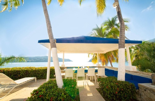 Pichilingue House | Beautiful Villa Aldila with Direct Beach Access in Acapulco
