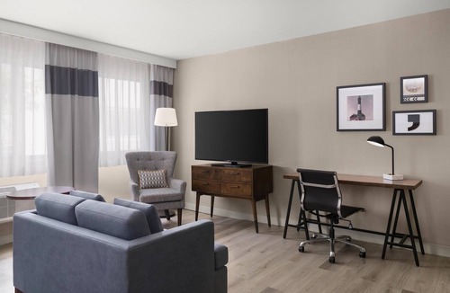 Plainview Hotel | Best Western Premier Plainview-Long Island Hotel