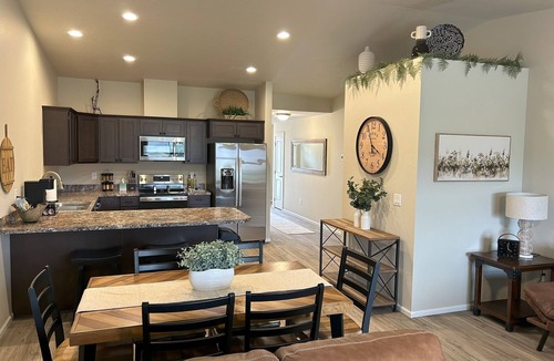 Lewiston House | Brand New Luxury Townhouse Getaway in Lewiston, Idaho!