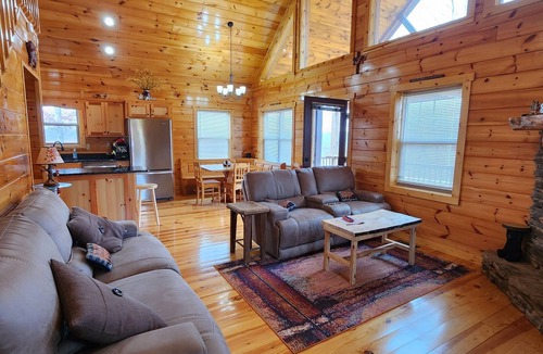 Unaka Cabin | Breathtaking Panoramic Skyline Mountain Top View Cabin