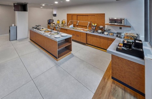Zona Paseo Montejo Hotel | Bright Retreat with Modern Comfort and Outdoor Pool Near Mérida’s Highlights