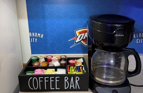 Texanna Cabin | Cabin 4: A Pet-Friendly, OKC Thunder-Themed near Lake Eufaula Getaway for 6