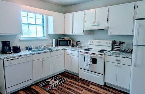 Calhoun House | Calhoun Executive Rental | Fast WiFi & Parking
