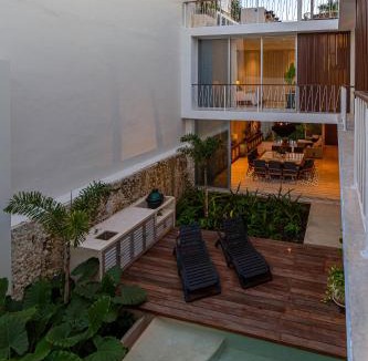 Zona Paseo Montejo House | Casa del Paseo Luxury Home in Centro Rooftop Bar & 2 Pools