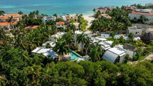 Villa Juarez House | Casa Marea - 2BR - Tropical Vibes & Palm Breeze Oasis