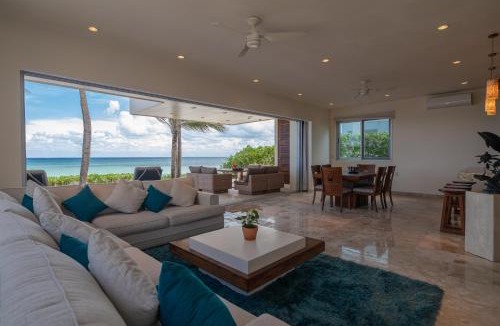 Playacar Fase I House | Casa Martini- Oceanfront private pool house for 6