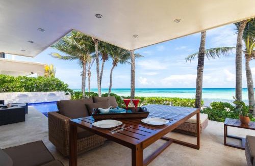 Playacar Fase I House | Casa Martini- Oceanfront private pool house for 6