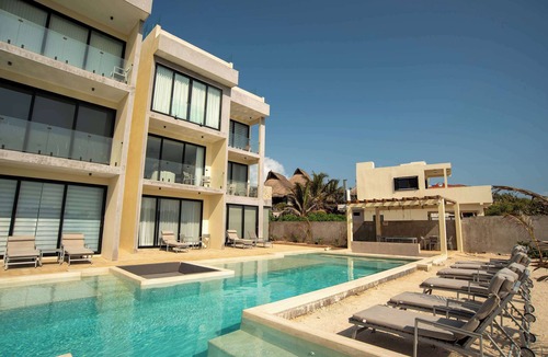 Colonia Meteorologico Apartment | Casa Serena: A getaway in Isla Mujeres with private balcony and ocean view