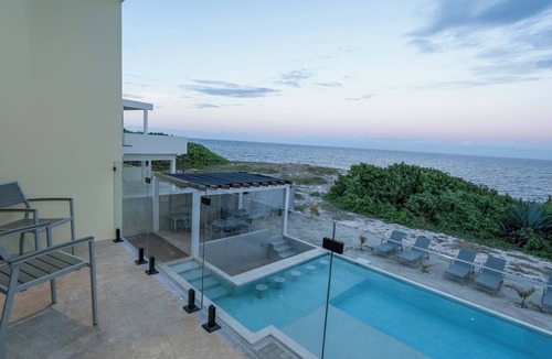 Colonia Meteorologico Apartment | Casa Serena: A getaway in Isla Mujeres with private balcony and ocean view