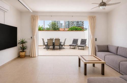 Palmar de Aramara House | Casa Sol at Puerta del Sol Near Cruise Port & Beach