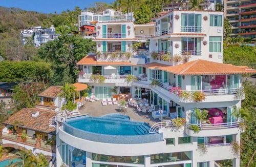 Alta Vista House | Casa Yvonneka 5-Star Luxury Villa