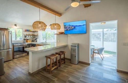 Emiliano Zapata House | Casita Walk to Surf and Town