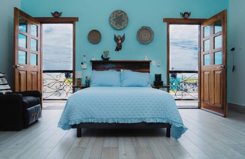 La Gloria Apartment | Centrally located walking distance from restaurants, Mercadito, etc.