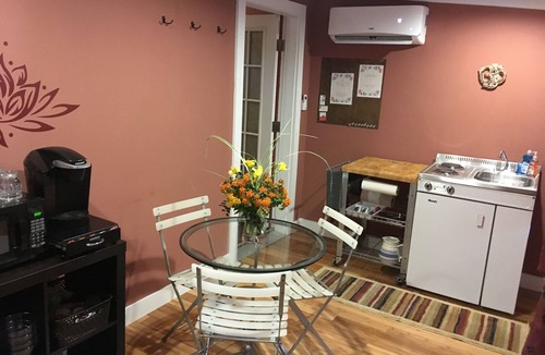 Brattleboro House | Charming 1-bedroom bungalow with AC in Brattleboro