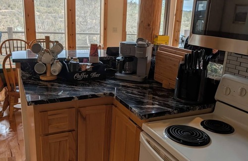 Klamath Falls House | Charming 3-bedroom house in beautiful Klamath Falls with AC