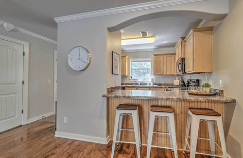 Johnson House | Charming Springdale Townhome ~ 5 Mi to Dtwn!