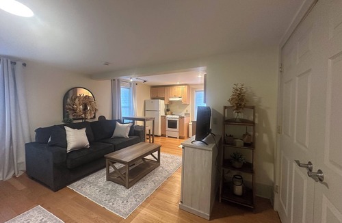 Shelburne Apartment | Charming Studio Apartment – Walk to Downtown Shelburne Falls