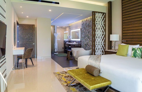 Puerto Juarez Hotel | Chic hotel suite with AC, WiFi in beautiful, adventurous Cancun!