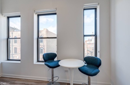 River West Apartment | Chicago Third Floor Studio by 747 Lofts
