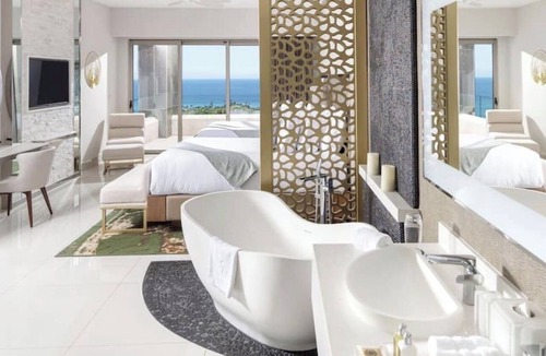 Palmilla Resort | Christmas Week Dec 20-27- Beachfront 2BR at Garza Blanca Los Cabos- Sleeps 6