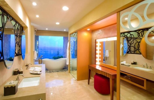 Amapas Resort | Christmas week at Garza Blanca luxury resort: 2-bdrm Beachfront suite in PV.