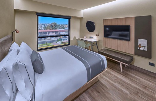 Tijuana Hotel | City Express Plus by Marriott Tijuana