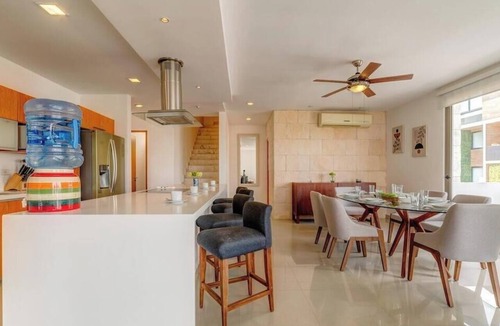 Luis Donaldo Colosio Apartment | Coastal oasis w/spa tub near beach & 5th Ave