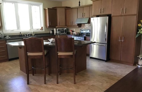 Puslinch House | Comfy Spacious Bunglow with own entrance